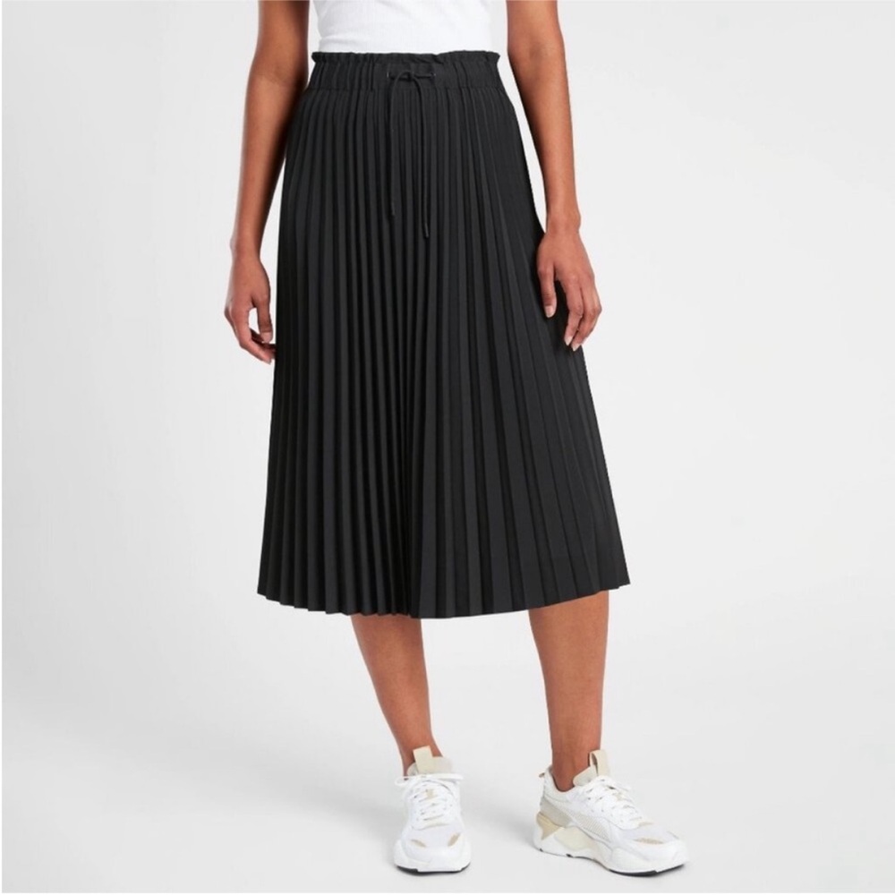 Athleta Hayes Pleated Midi Skirt
